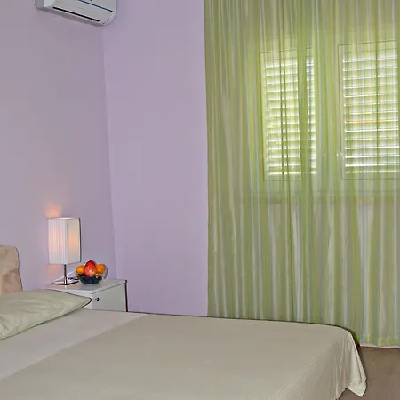 Holiday Peric بيت للعطل