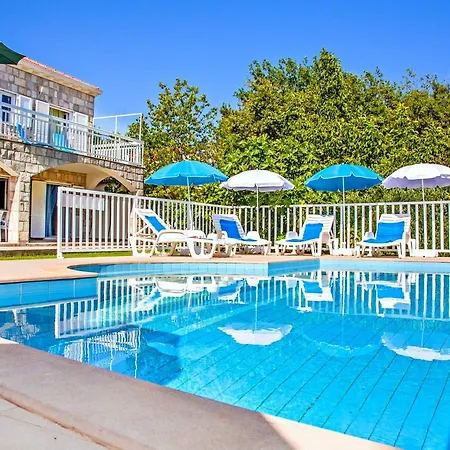 بيت للعطل Holiday Peric Čilipi